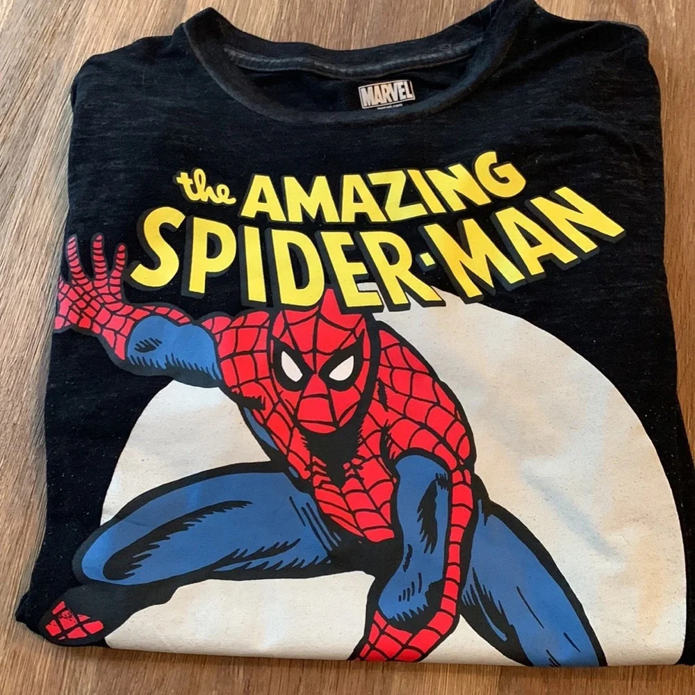🕸🕷 marvel Spider-Man shirt size small